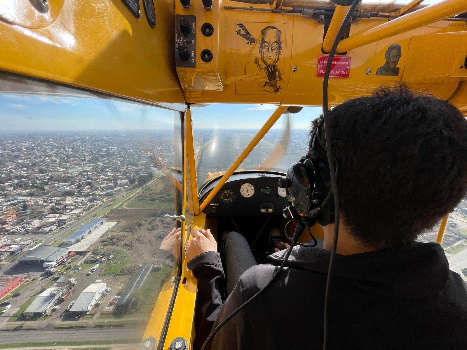 Cabina acrobática en vuelo